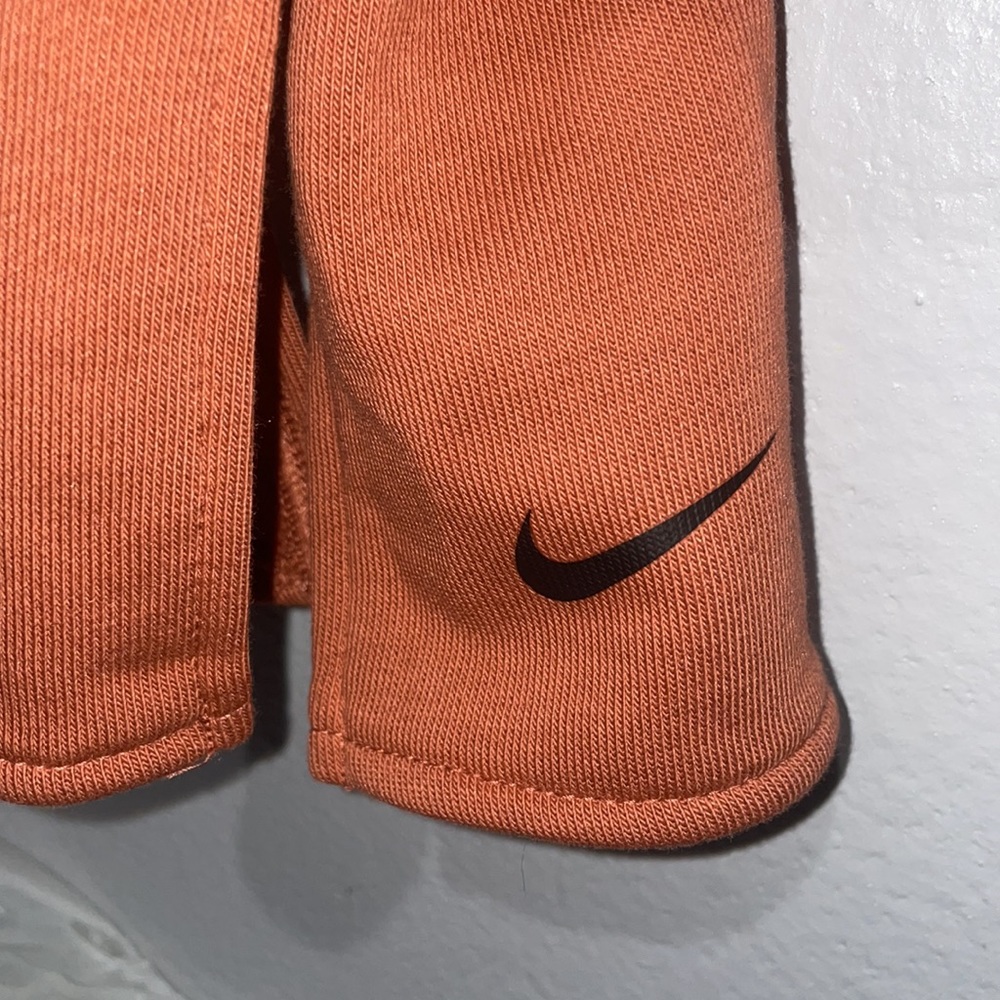 Nike Top - Picture 2 of 5